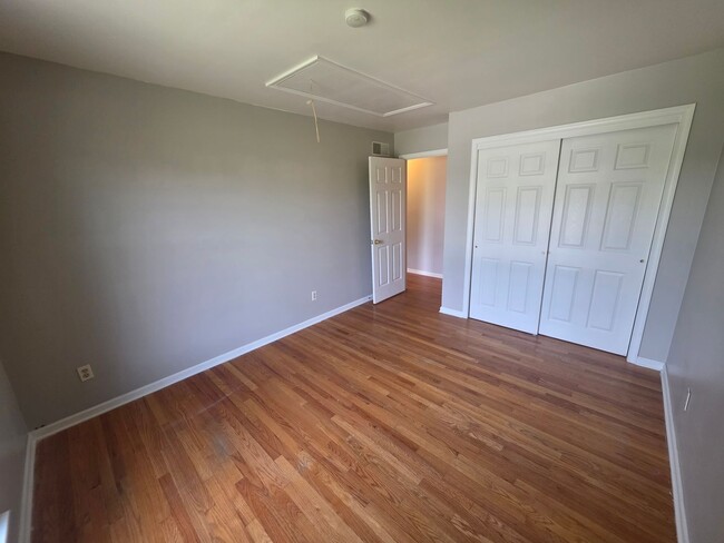 Building Photo - 146 Honora Dr