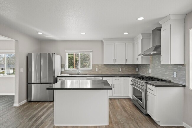 Building Photo - 2315 Armstrong Ln