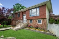 Building Photo - 2 Thorne Ct