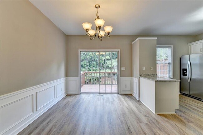 Building Photo - 4005 Edgecomb Dr