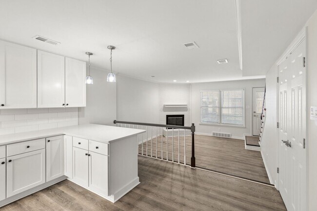 Building Photo - 163 S Eagle Creek Dr