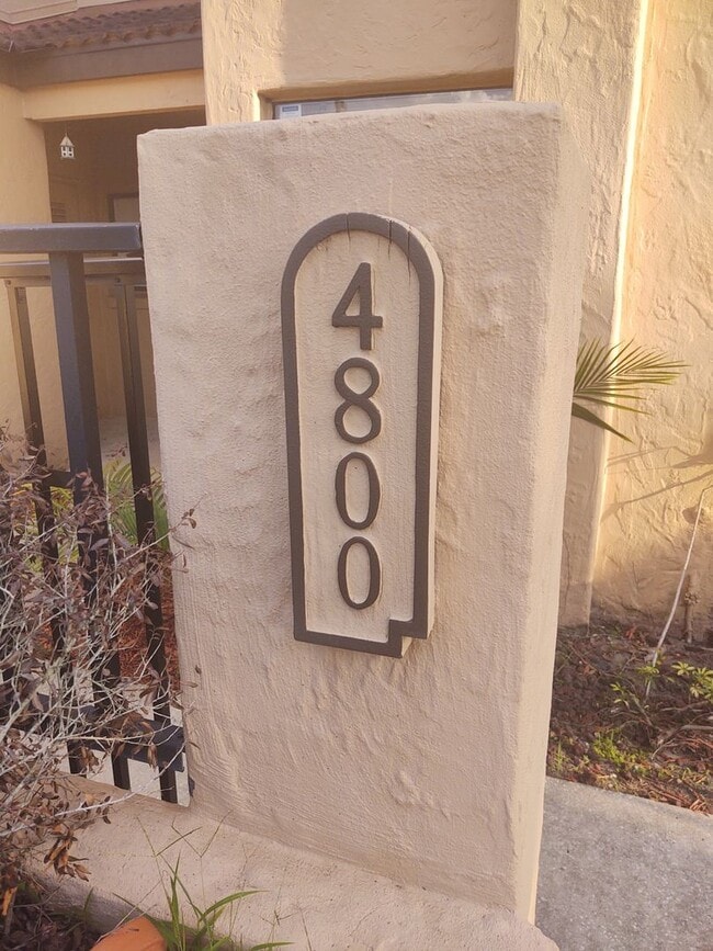 Building Photo - Lovely Condo for rent  ( New Lower Price)