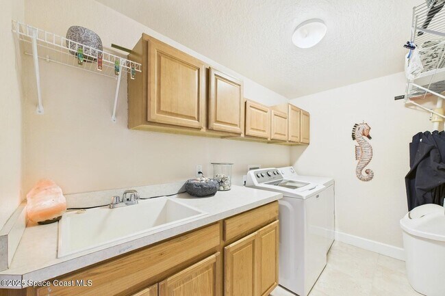 Building Photo - 807 Mystic Dr