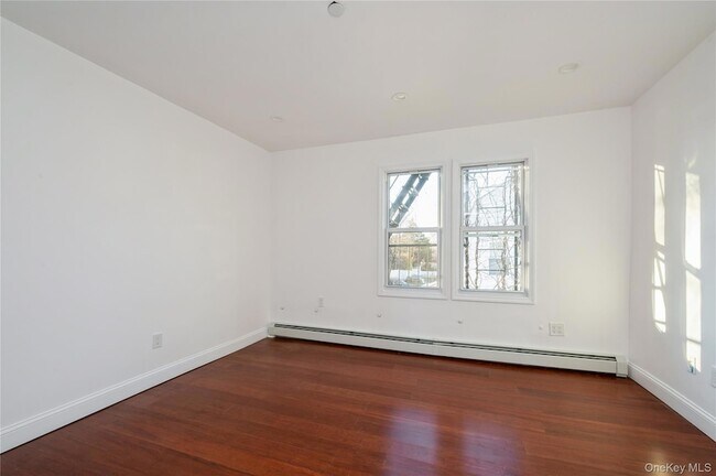 Building Photo - 59 Longdale Ave