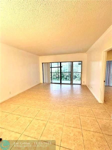 Building Photo - 2500 Coral Springs Dr