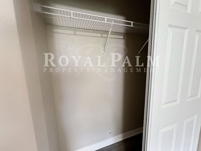 Building Photo - You Had Me at Bonita — 1Bed, 1Bathroom, w/ $400 Move-In Perk!