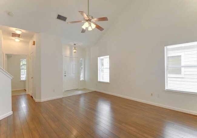 Building Photo - 211 Cadillac Cove