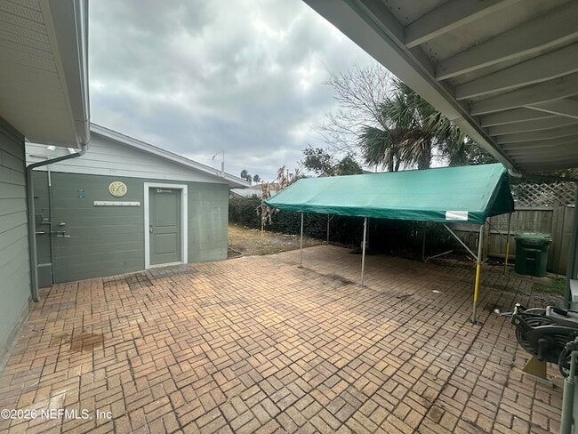 Building Photo - 820 3rd Ave N