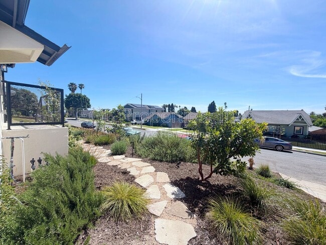 Building Photo - 4239 1/2 West 64th Street