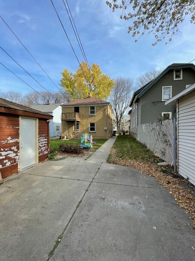 Building Photo - 3281 N 58th St
