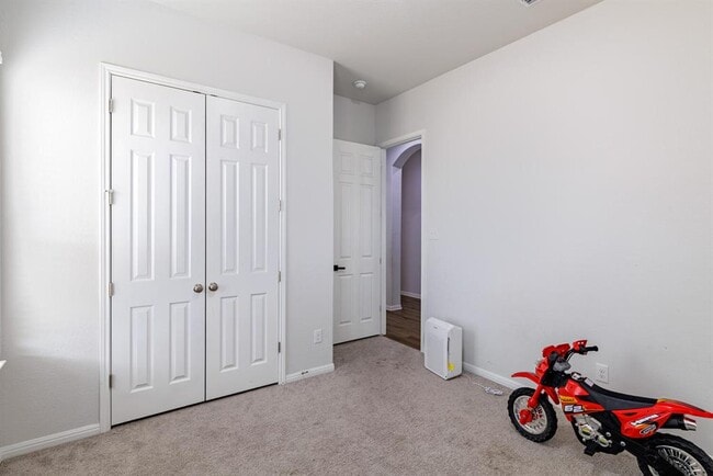 Building Photo - 1913 Equine Rd