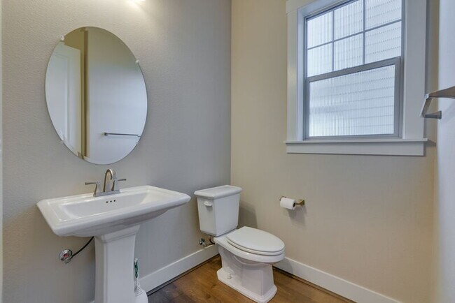 Building Photo - 11741 SW Barcelona St