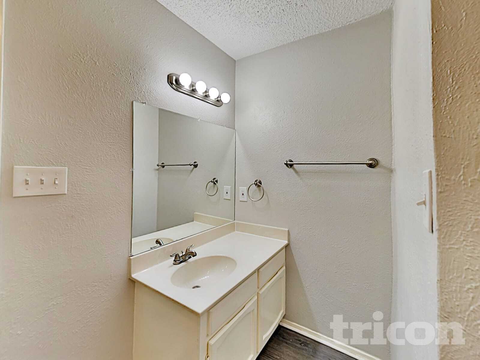Building Photo - 1401 Timbercrest Dr