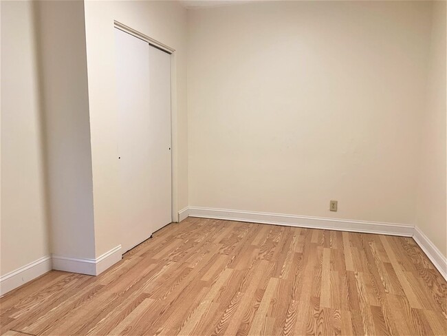 Building Photo - 25 Bradbury St