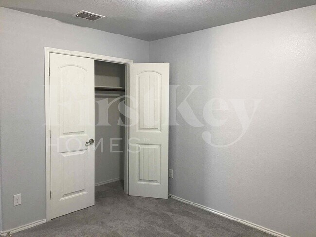 Building Photo - 264 Callaghan Dr