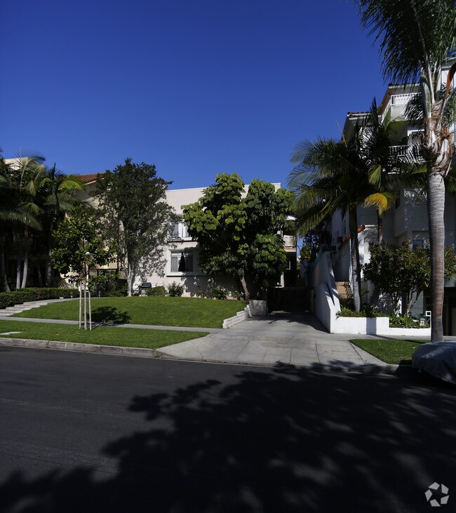 Building Photo - 849 S Plymouth Blvd