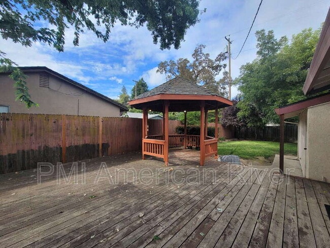 Building Photo - 7948 Glen Stone Ave