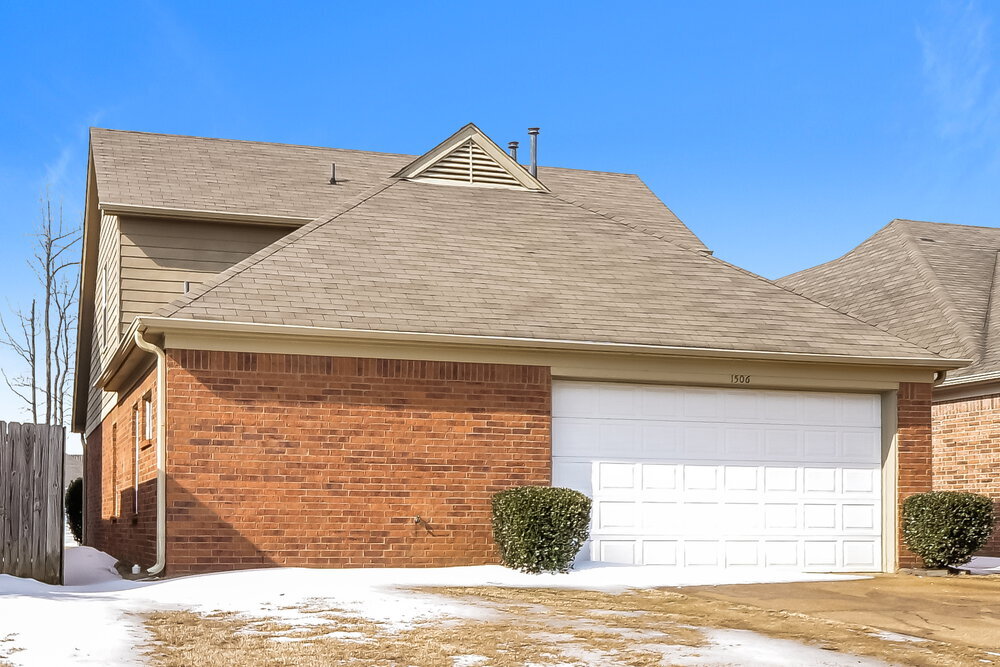 Building Photo - 1506 Lawson Dr