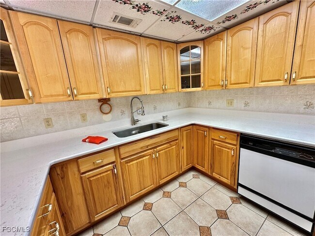 Building Photo - 2828 Jackson St