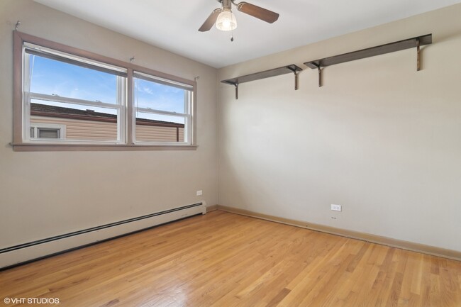 Building Photo - 1600 N 17th Ave