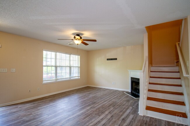 Building Photo - Townhome in 28273