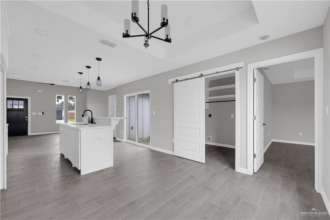 Building Photo - 16 Tower Oak Dr