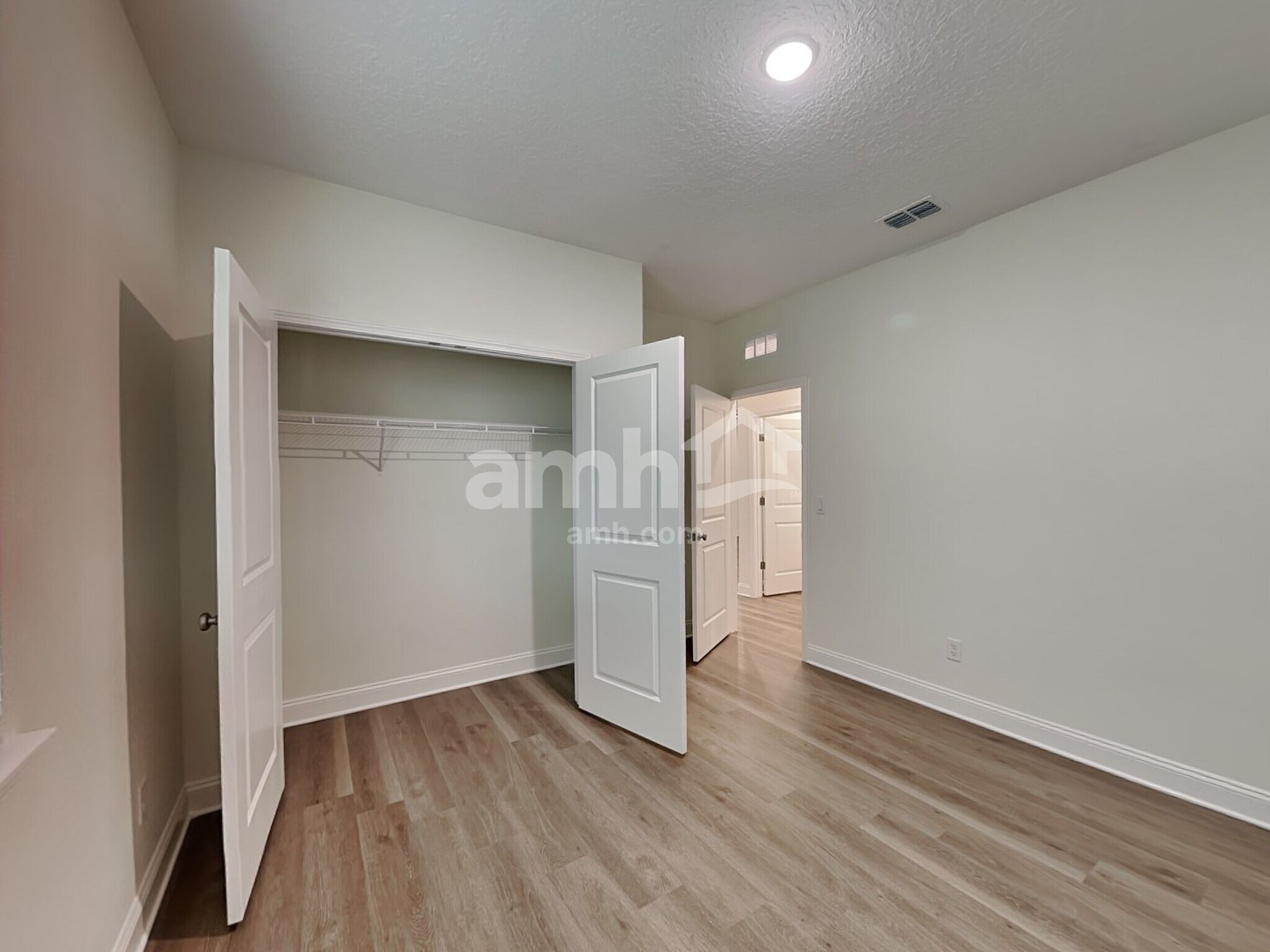 Building Photo - 11655 Hillside Dr