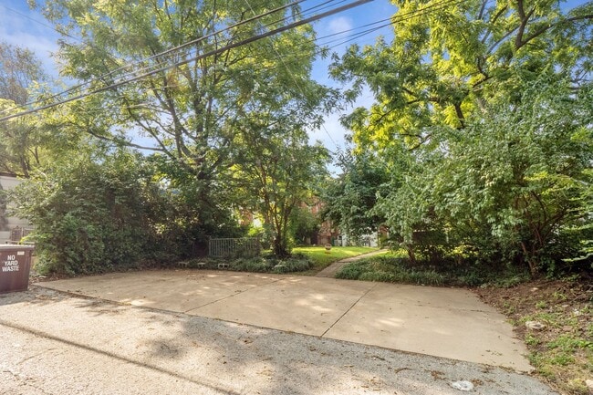 Building Photo - Rad Pad in TGS