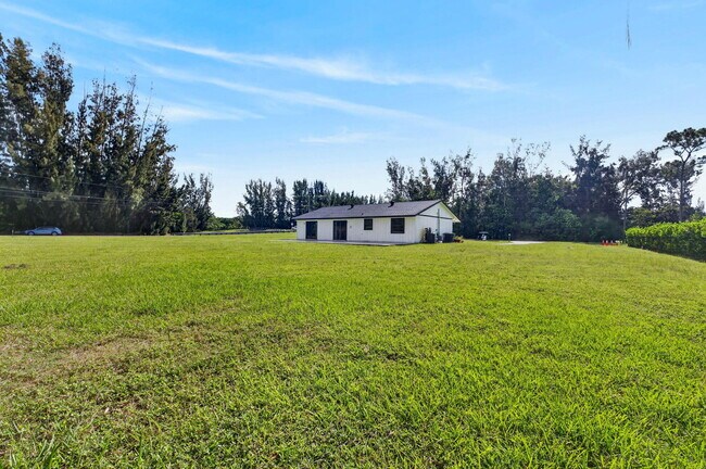 Building Photo - 5989 Coconut Blvd
