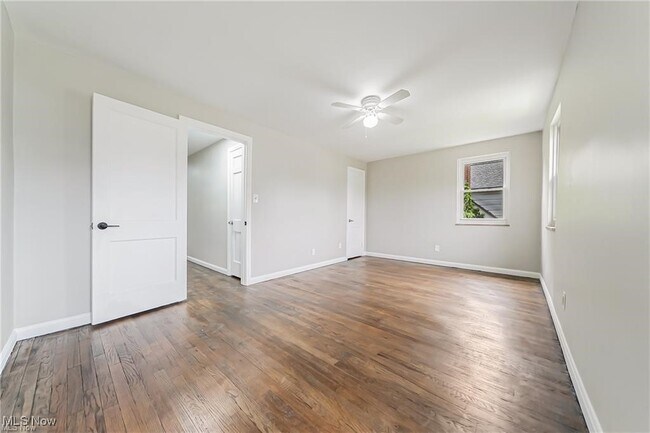 Building Photo - 3837 Mayfield Rd