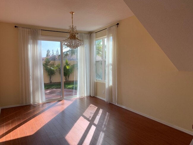 Building Photo - STUNNING 3 BEDROOM 2.5 BATH IRVINE HOME AVAILABLE NOW!