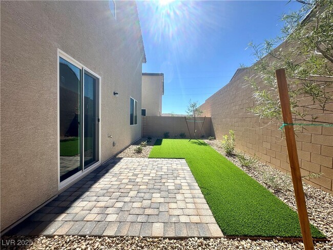 Building Photo - 9689 S Conquistador St