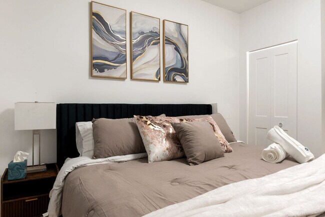 Building Photo - 618 W Patterson Ave