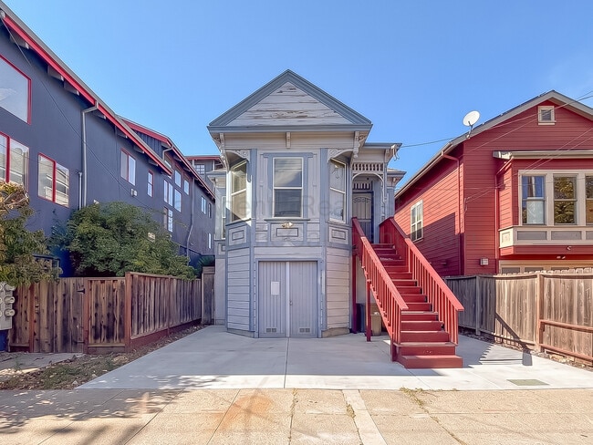 Building Photo - 1532 32nd St