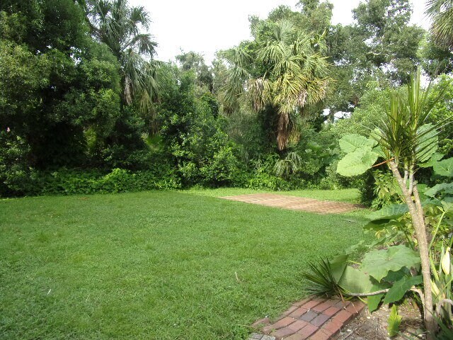 Building Photo - Walk to Lake Hollingsworth...Available Now