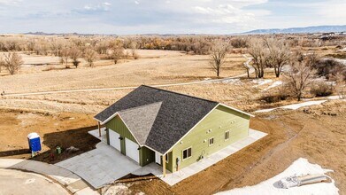Building Photo - BRAND NEW! 2 BED/ 2BATH!