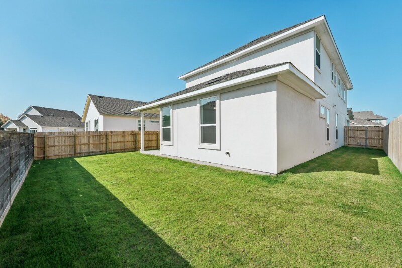 Building Photo - 1112 Yaupon Holly Dr