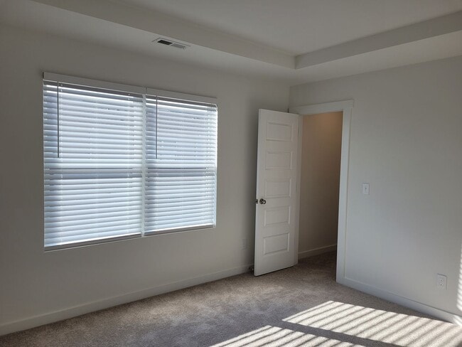 Building Photo - Madison - East Limestone