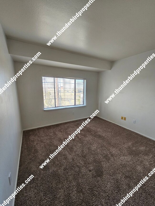 Building Photo - 2 bedrooms in NE Heights