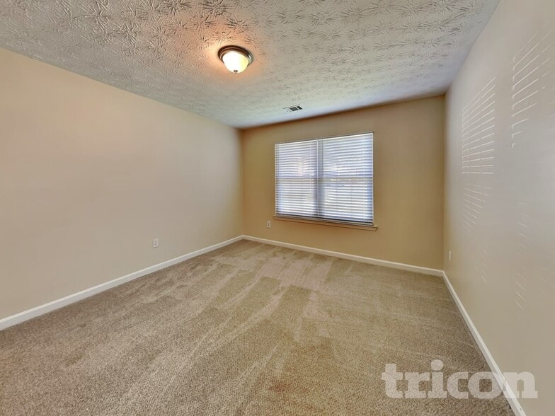 Building Photo - 1421 Highgrove Way