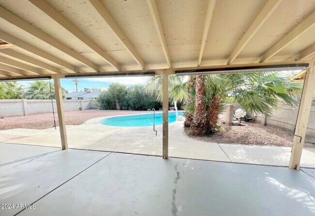 Building Photo - 8449 E Crestwood Way