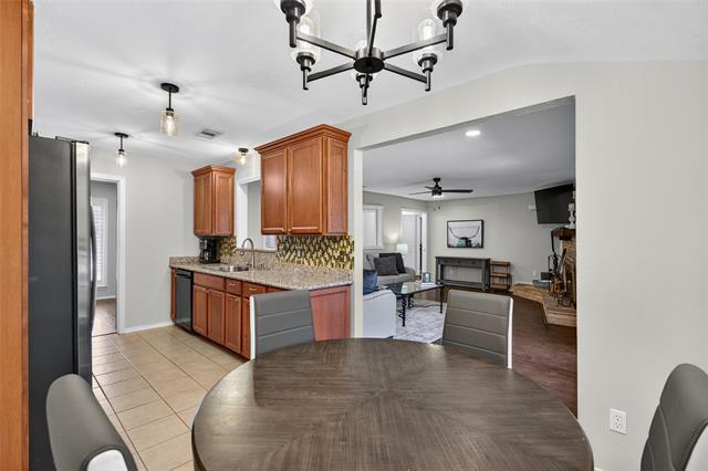 Building Photo - 3533 Chellen Dr