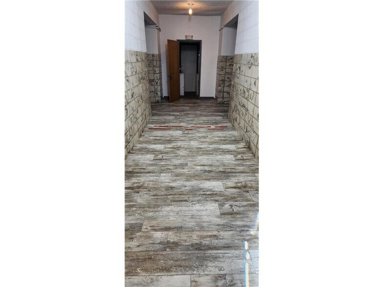 Building Photo - 311 Division St