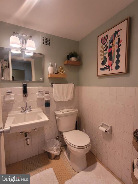 Building Photo - 224 W Rittenhouse Square