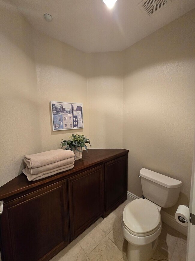 Building Photo - An Amazing Furnished 3 Bedroom Condo at La...