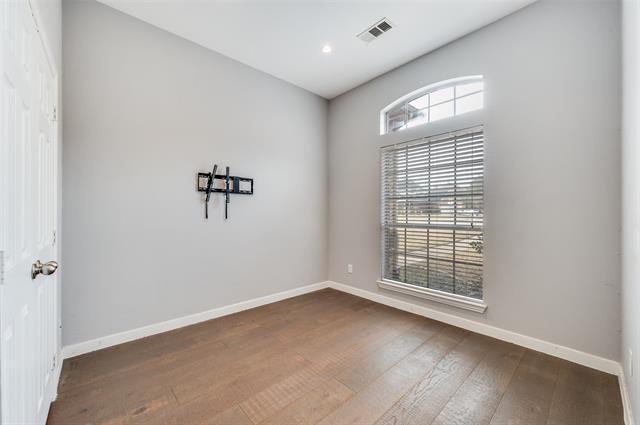 Building Photo - 410 Brookside Dr