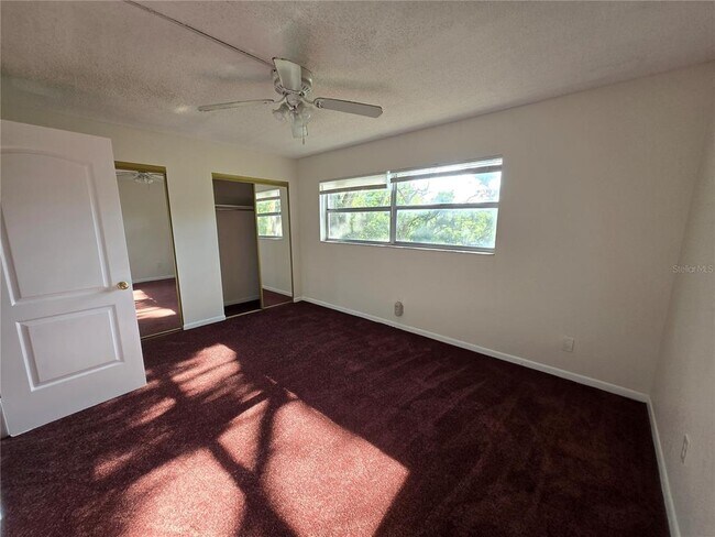 Building Photo - 2525 W Bay Dr