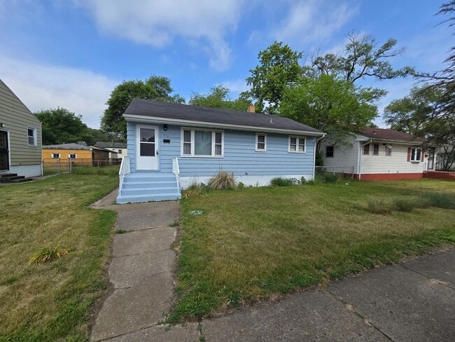 Primary Photo - 612 Hamlin St
