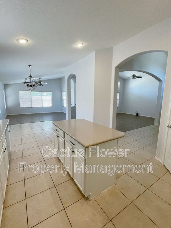 Building Photo - 2392 E Morelos St