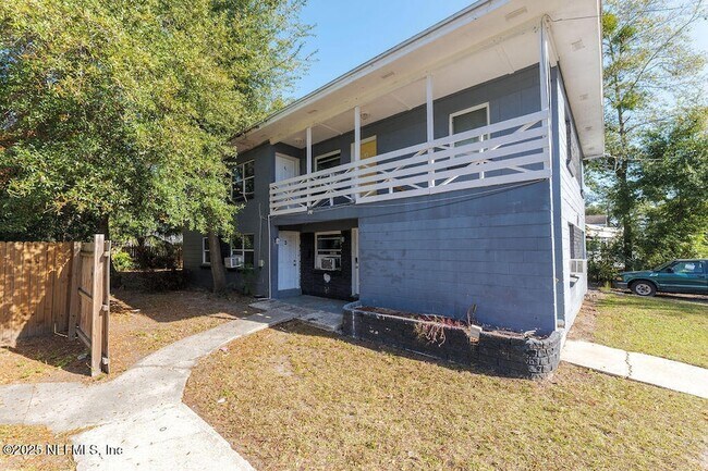 Building Photo - 239 E 16th St